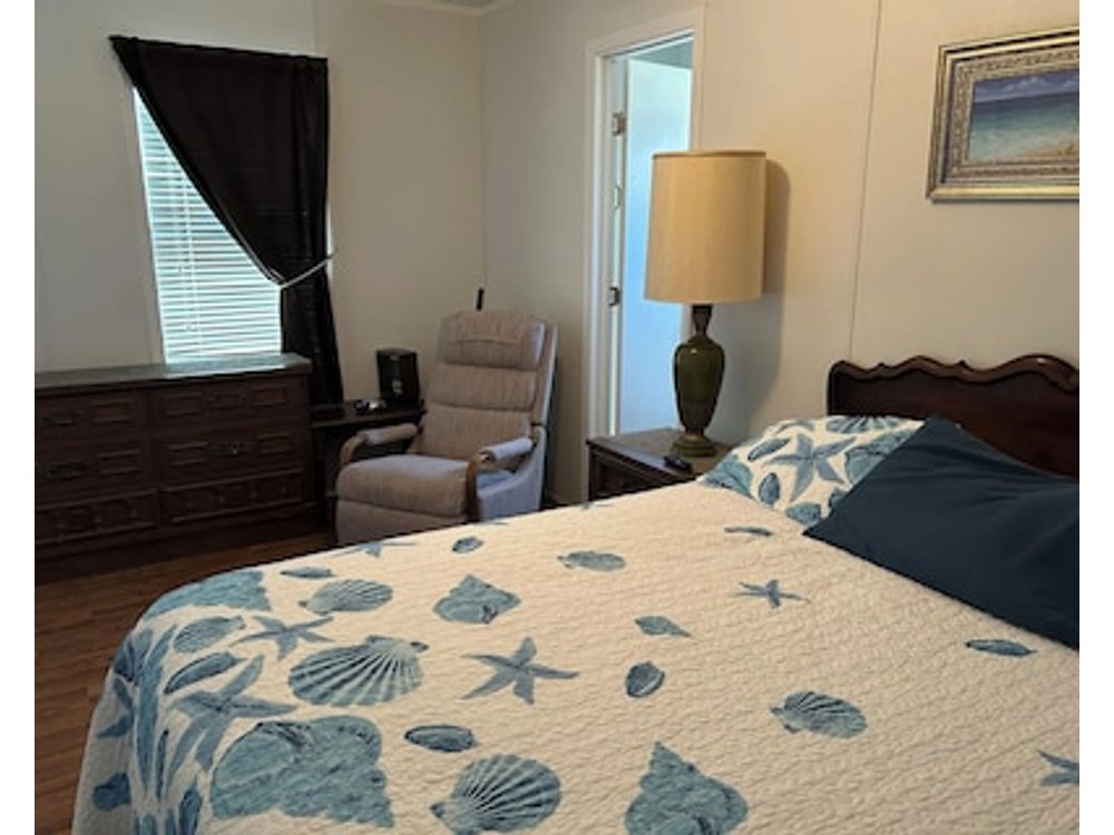 Charming Waterfront 2-bedroom Mobile Home In Old Homosassa With Direct Access!