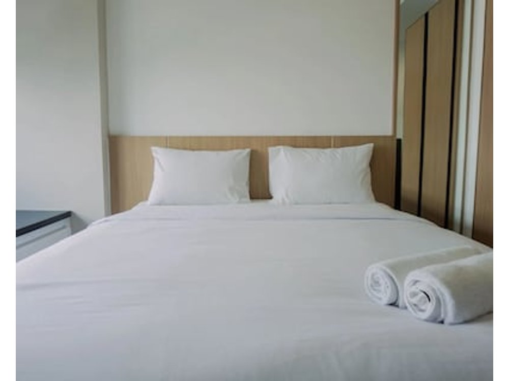 Well Furnished And Comfy Studio Collins Boulevard Apartment