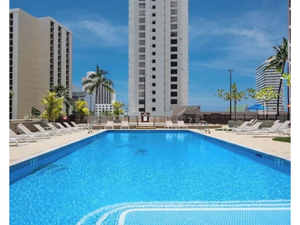 Waikiki Tropical Getaway With Pool And Free Parking!