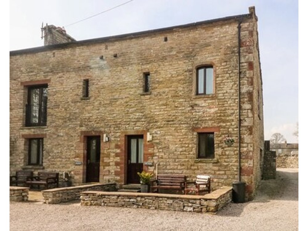 Old Byre Cottage Pet Friendly In Newbiggin-on-lune Ref 17244