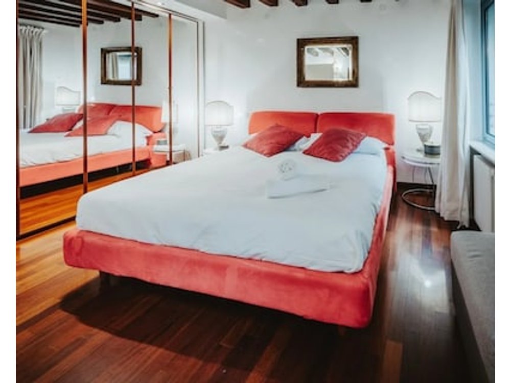 The Space Elegance and Luxury in the Heart of Venice – Just Steps from St. Mark’s Square!Imagine staying in the vibrant heart of Venice just a few st