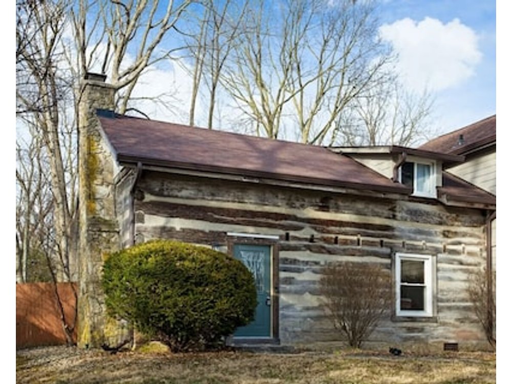 Log Cabin Retreat In The Heart Of Indy. Pet-friendly! Follow Us @kitscabinindy