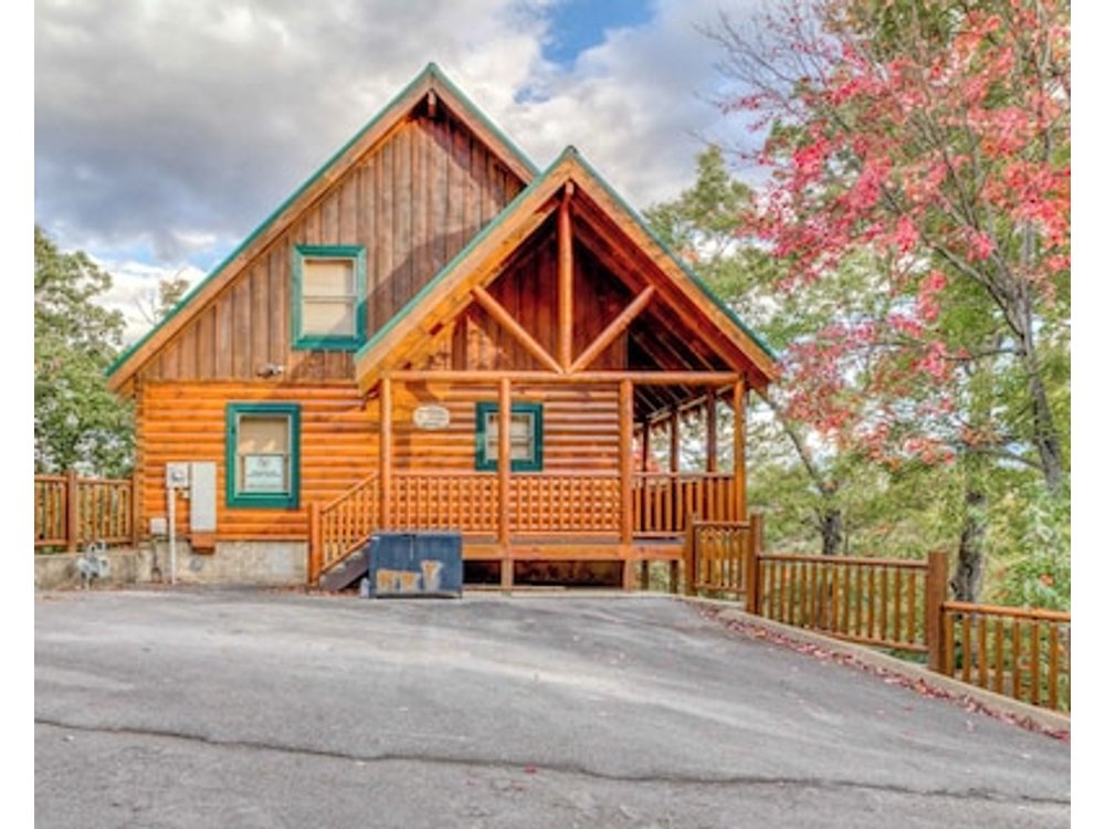 Charming Log Cabin In The Mountains W/ Private Hot Tub & Pool Table!