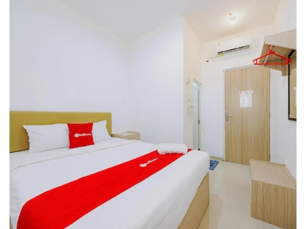 RedDoorz at Bellina Inn Near RS Panti Wilasa Semarang