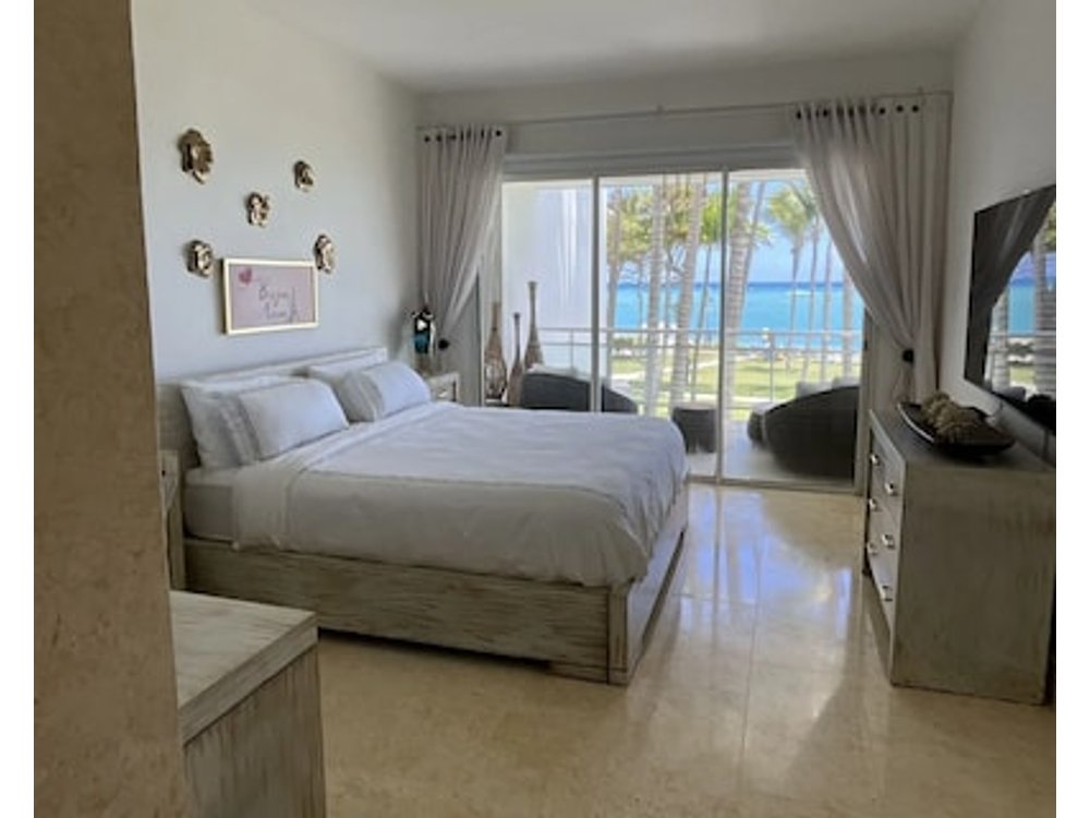 Front Beach Condo Getaway..location!! Kite Beach Retreat: