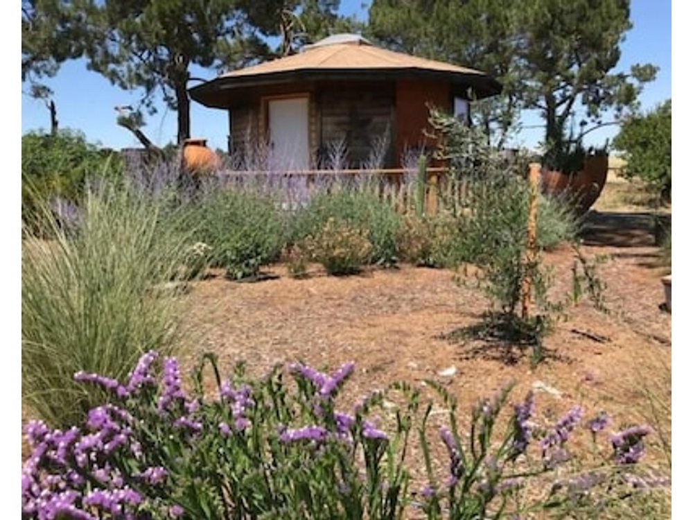 Stay On The Farm - 1 Bedroom Cottage With Deck.