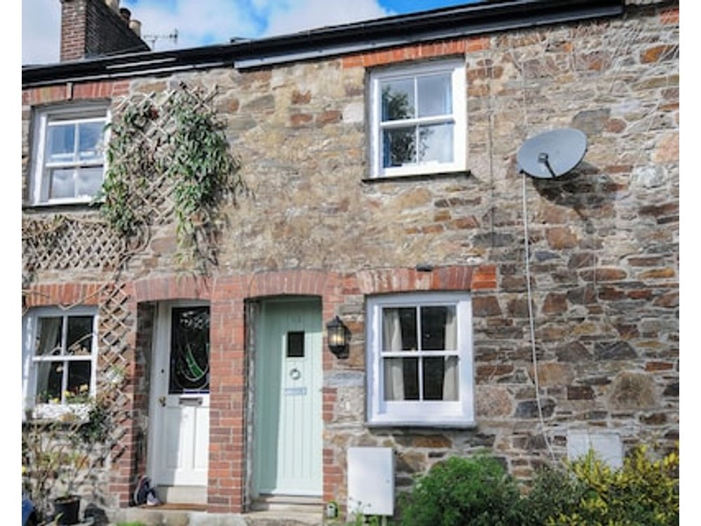15 The Moors Pet Friendly Character Holiday Cottage In Lostwithiel