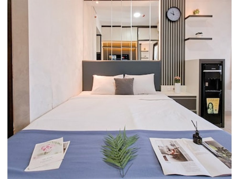 Modern Monochromatic Studio At Transpark Bintaro Apartment