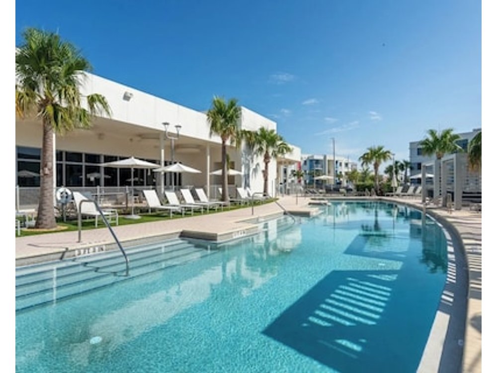 Daytona 2BR Getaway Parking Family & Pet-friendly