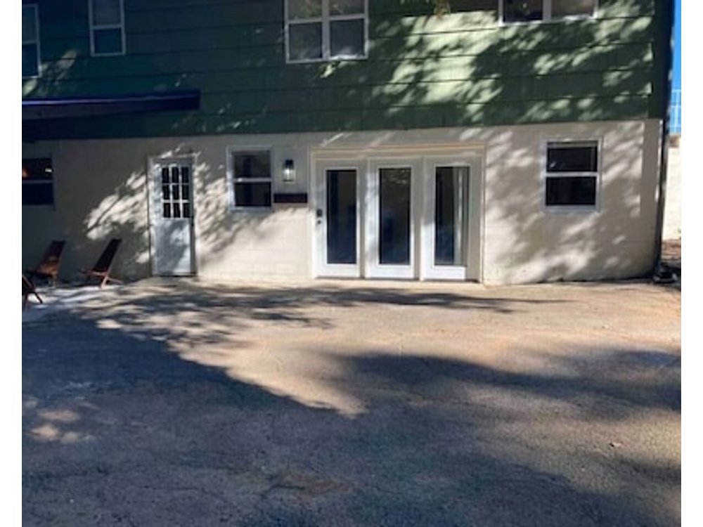 Harmony Basement · Lovely Space For A Getaway- 10 Minutes To Dt Knox