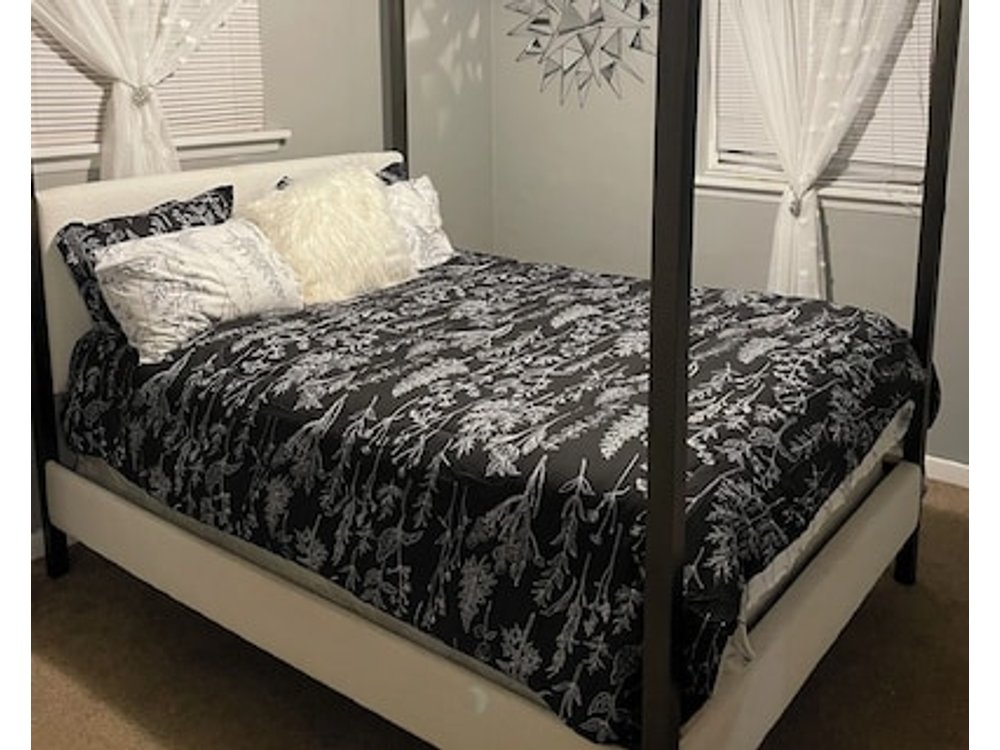 Delightful 2-bedroom House With Ac In Berkeley Iconixx Getaway Stl