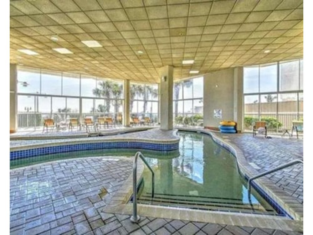 Seaside Escape: Your Perfect 1br Condo Getaway