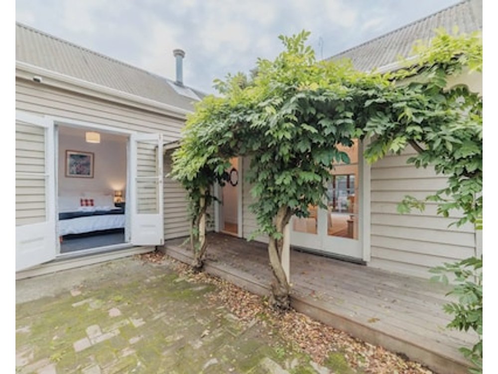Stylish Central Cottage - Modern Heating & Parking