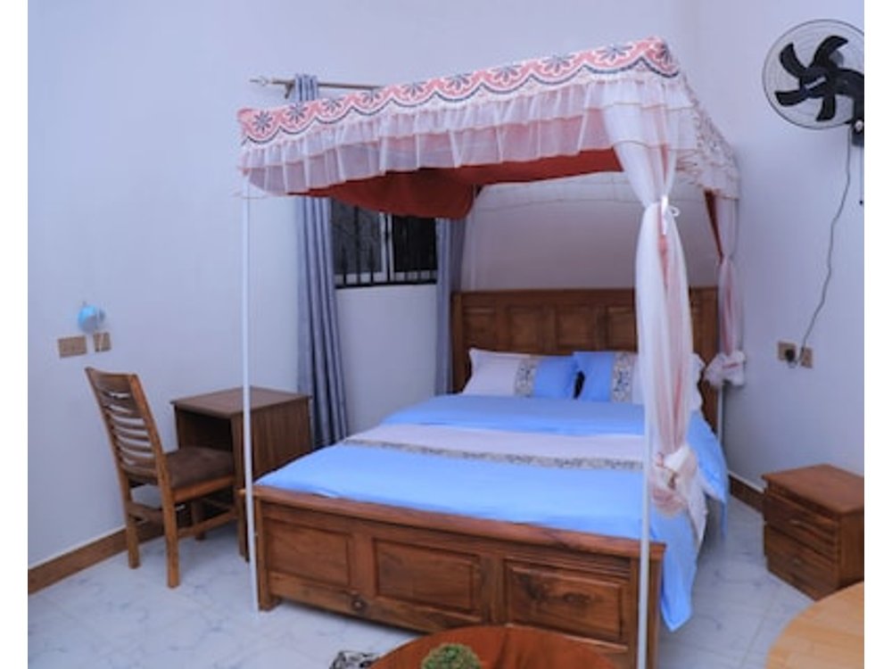 Family And Pet Friendly Cottage Where Serenity Lives- Your Home Away From Home .