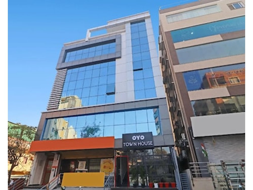 Super Townhouse 1185 Rcc Pride