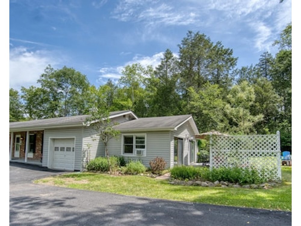 Catskills Getaway 3BR Retreat with Media Room Near Casino Bethel Woods and More