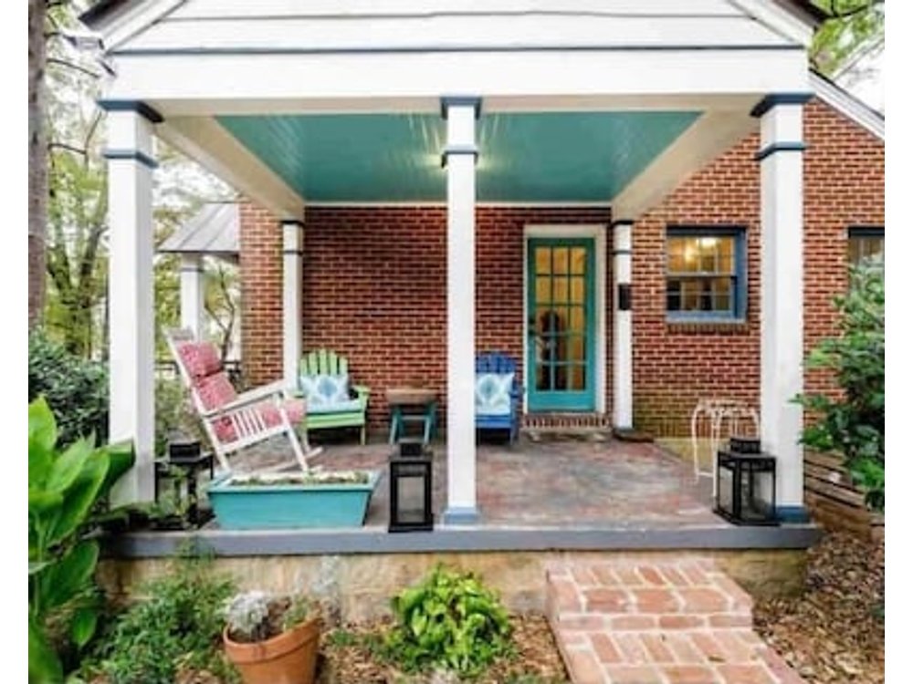 Sun-splashed Luxury Llama Cottage In Hip East Atlanta