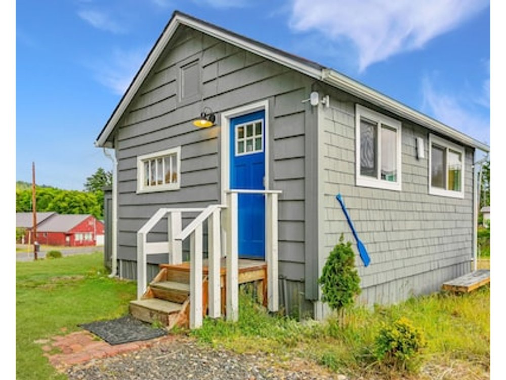 Get Away To The Ocean At Breakwater Inn & Cottages
