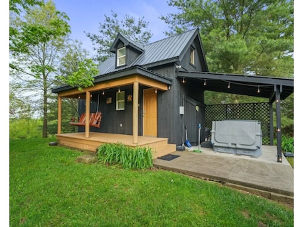 McArthur Cabin: Peaceful Getaway on Farm!