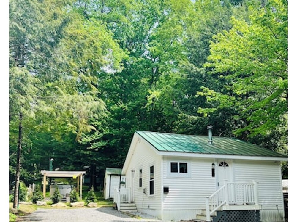 Cozy Cottage On A Lake Near Gunstock Mountain