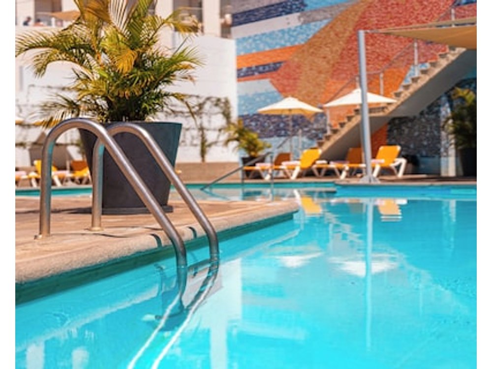 Blissful Getaway! Mountain View Swimming Pool Spa & Wellness Free Parking!