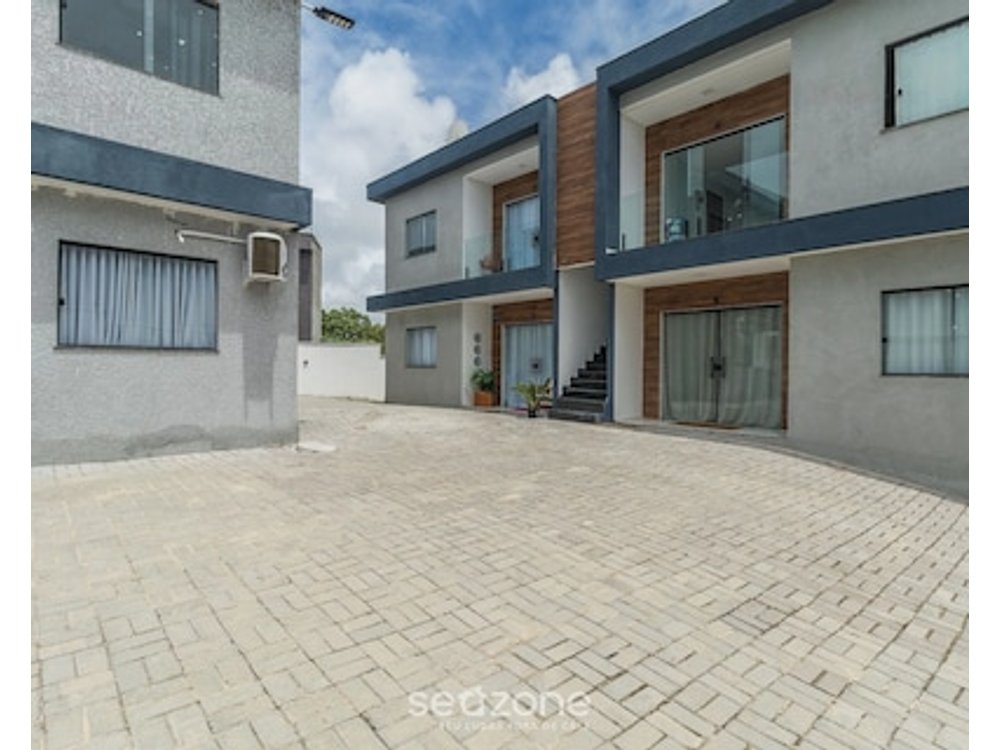 House 2 Bedrooms in Porto-ba Rlr0008