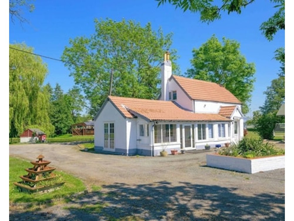 Spa Cottage With Mineral Water Spa Cottage With Mineral Water