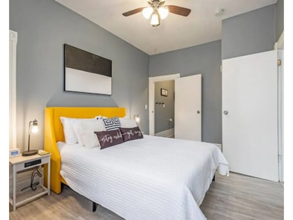 Retreat Suite 3 - Modern Getaway