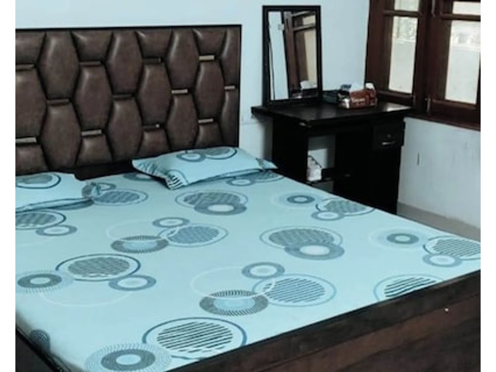 Spacious Peaceful Apartment For Two Families In Lucknow