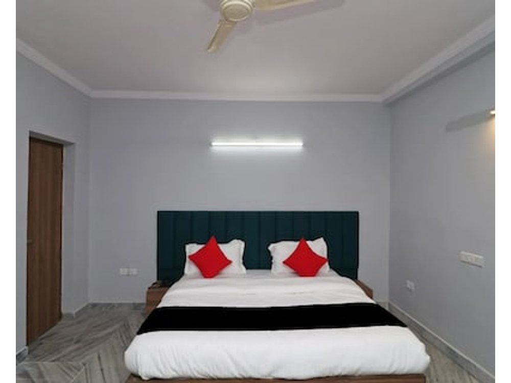 Super Capital O Esscon House Near Payal Cinema