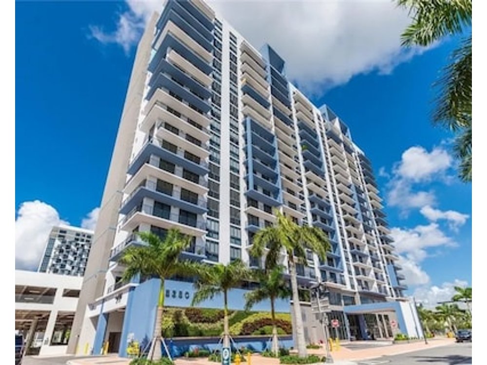 Serene Doral Getaway: Kitchen Delight