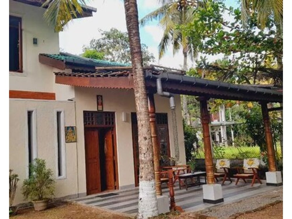 3 -bedroom Private Villa Near The Colombo International Airport With Free Wi-fi