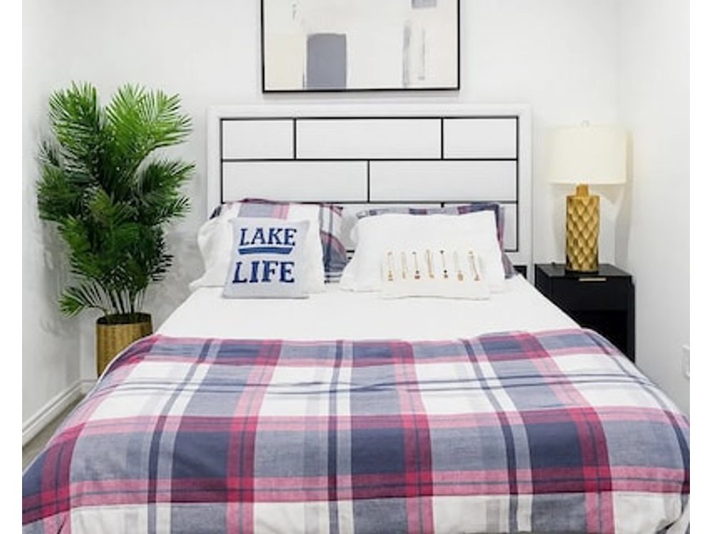 6 Minutes to the Casino! Private Clean Suite Getaway | Work & Relax in Style
