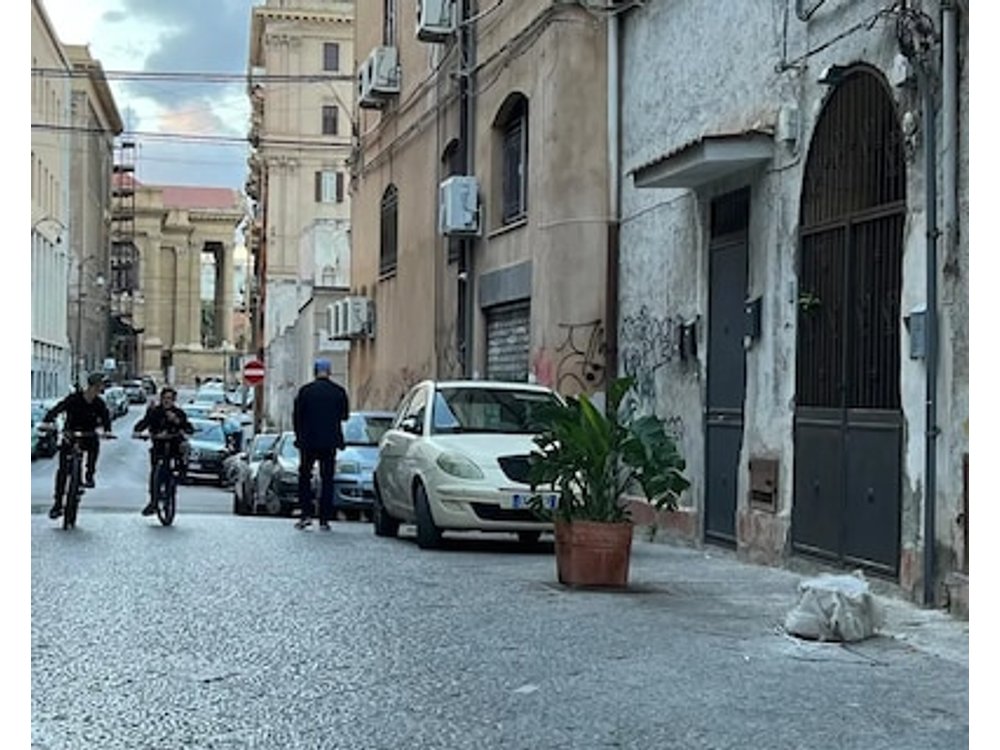 Gretas Apartment Is A Comfortable Apartment In The Historic Center Of Palermo