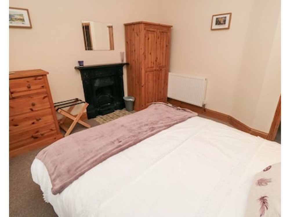 Crumbles Cottage Pet Friendly In Kirkbymoorside Ref 963136