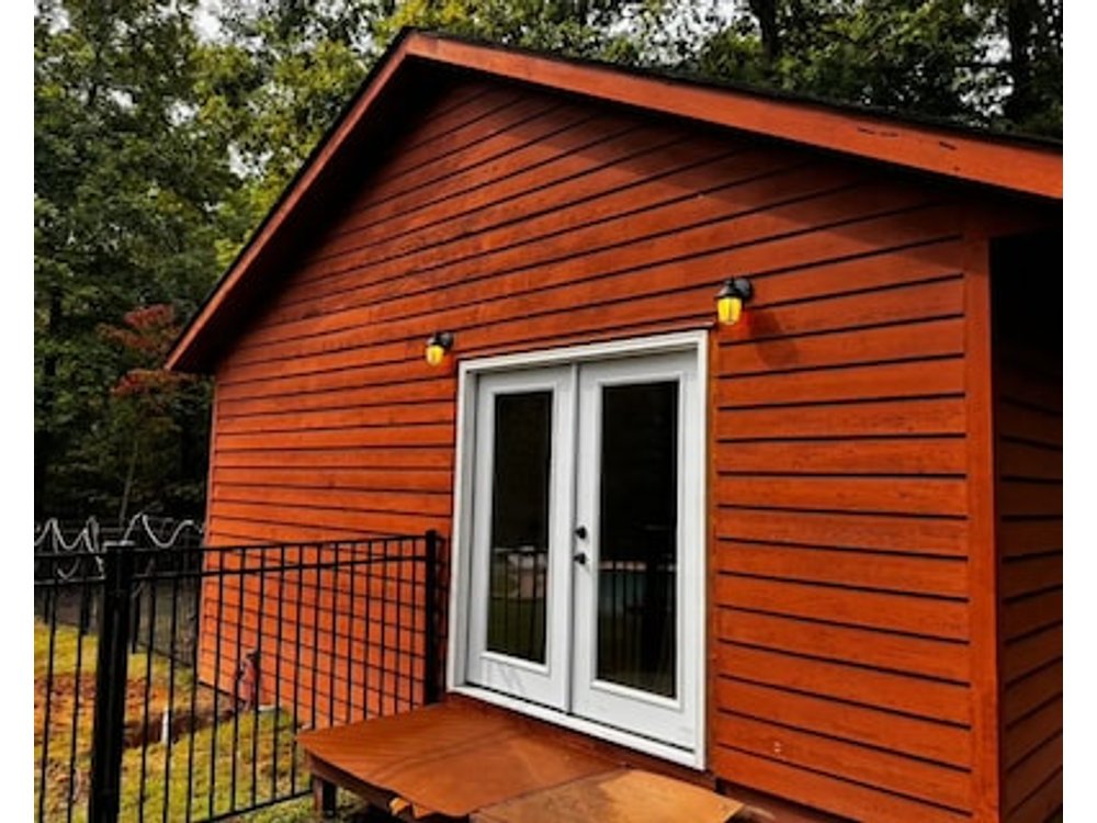 Secluded Log Cabin Home Located On 13 Acres With Salt Water Pool & Jacuzzi.