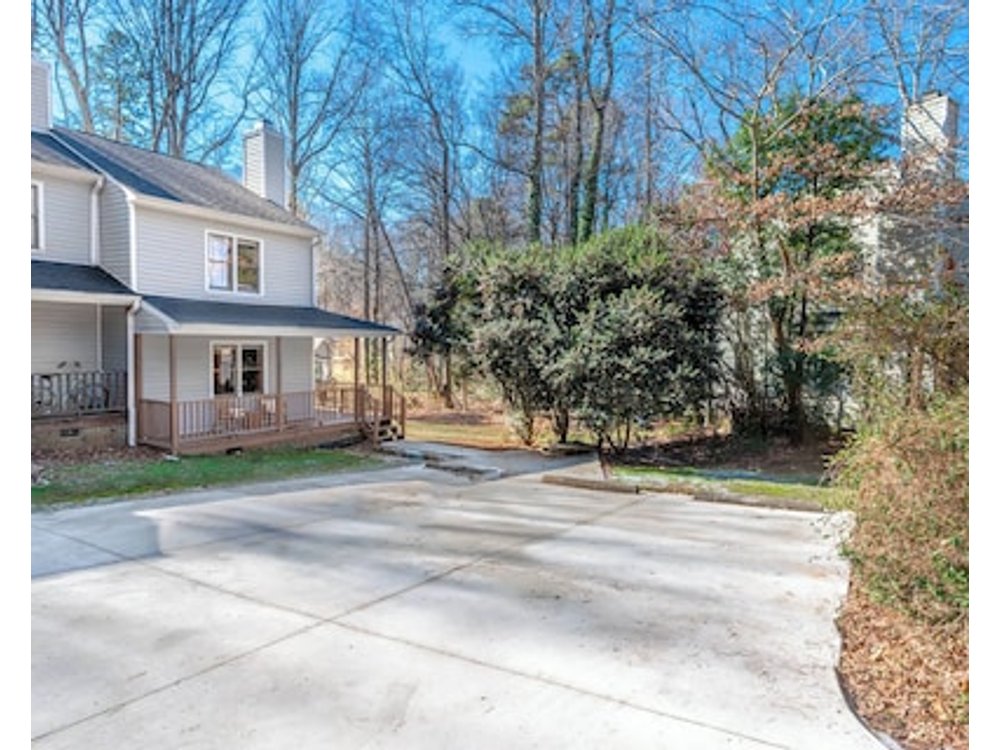 Color Pop Cottage Stylish 2BR with 2 Parking Spots