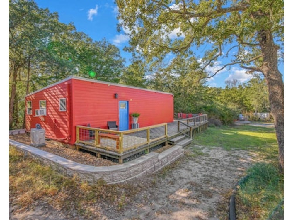 6 Mi to Kyle Field! Pet-Friendly Getaway w/ Yard