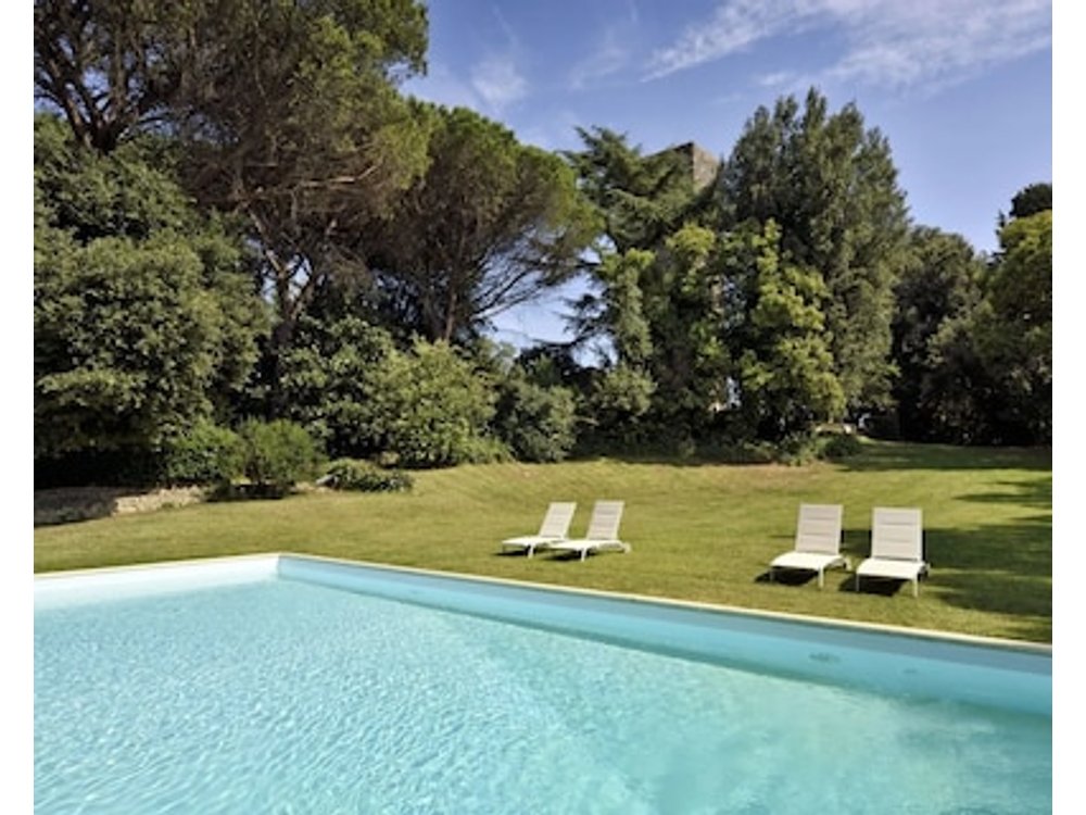Beautiful Private Villa For 4 People With Wifi Private Pool A/c Tv And Parking