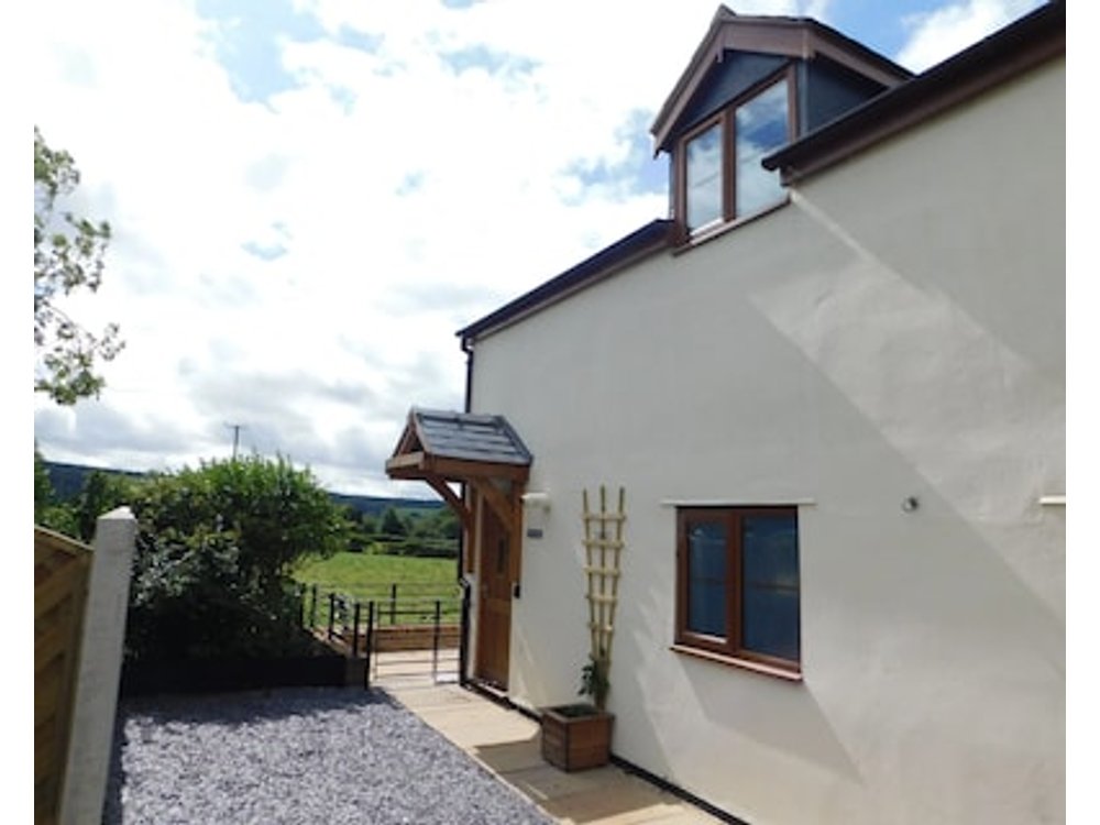 Mossy Lodge Pet Friendly Character Holiday Cottage In Minsterley
