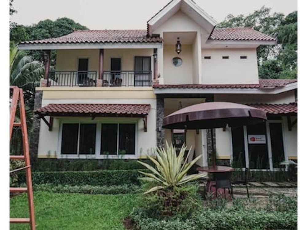 RedDoorz Syariah Plus near Trans Studio Cibubur