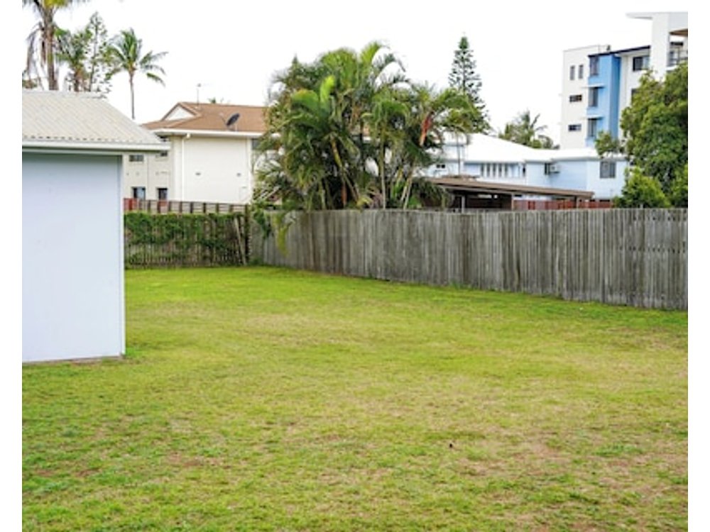 Bargara | Seeside Cottage | Family + Pets Welcome