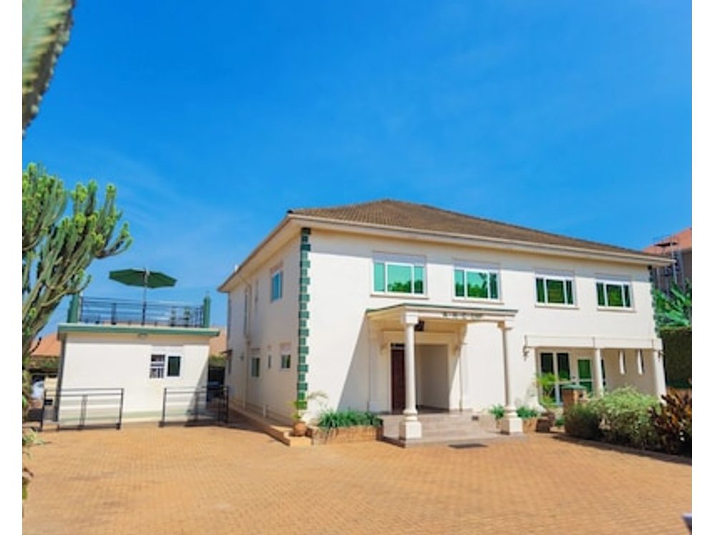 Family-sized Unique Private Villa W/an Office & Kitchen Super Close To The City