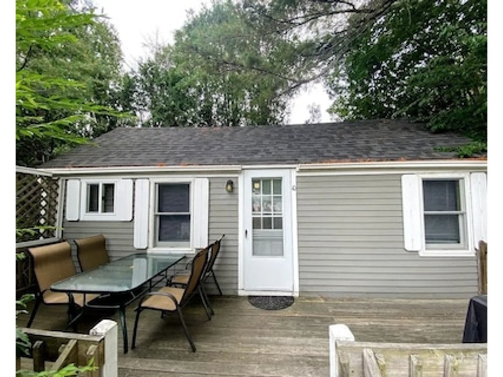 Cozy Maine Cottage with Outdoor Dining & Modern Comforts near Camden