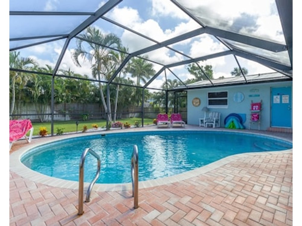 Cocoa Beach Getaway House - Walk To Beach - Heated Pool