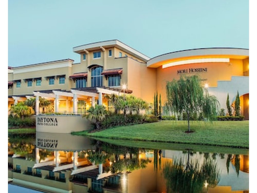 Picturesque Daytona Getaway | 2 Family Stay Near Daytona Beach & Top Attractions