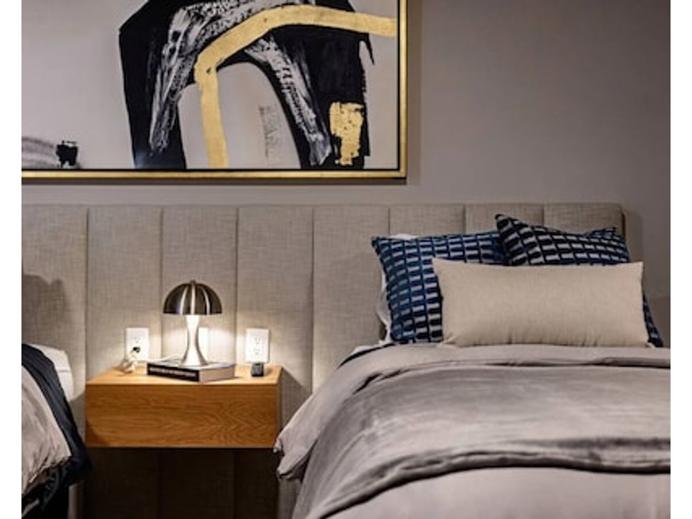 Del Valle Getaway: Workspace and Secure Parking