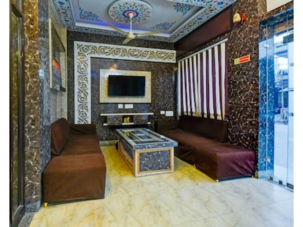 Townhouse Ramgarh Mod Near Hawa Mahal