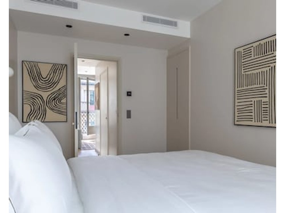 Marais - One Bedroom in Paris