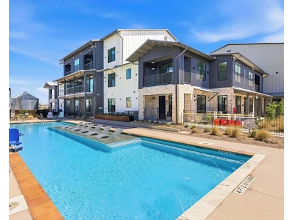 Unwind in Style: Luxe Condo Getaway!